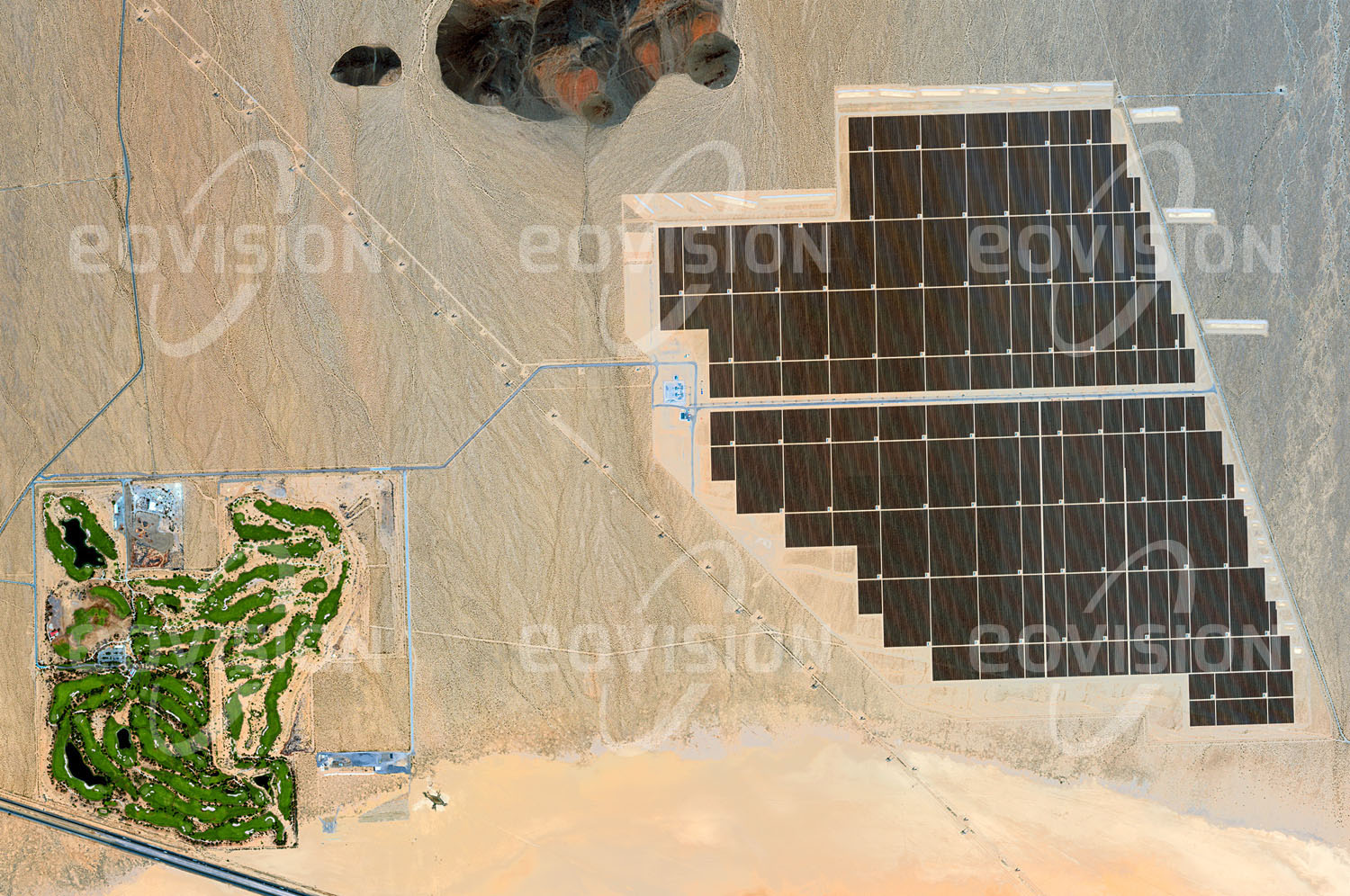 Das Satellitenbild 'PRIMM VALLEY , USA' ist dem Bildband "New Human Footprint - Unsere Welt im Umbruch" entnommen. Zu diesem Bild gibt es keine Bildbeschreibung