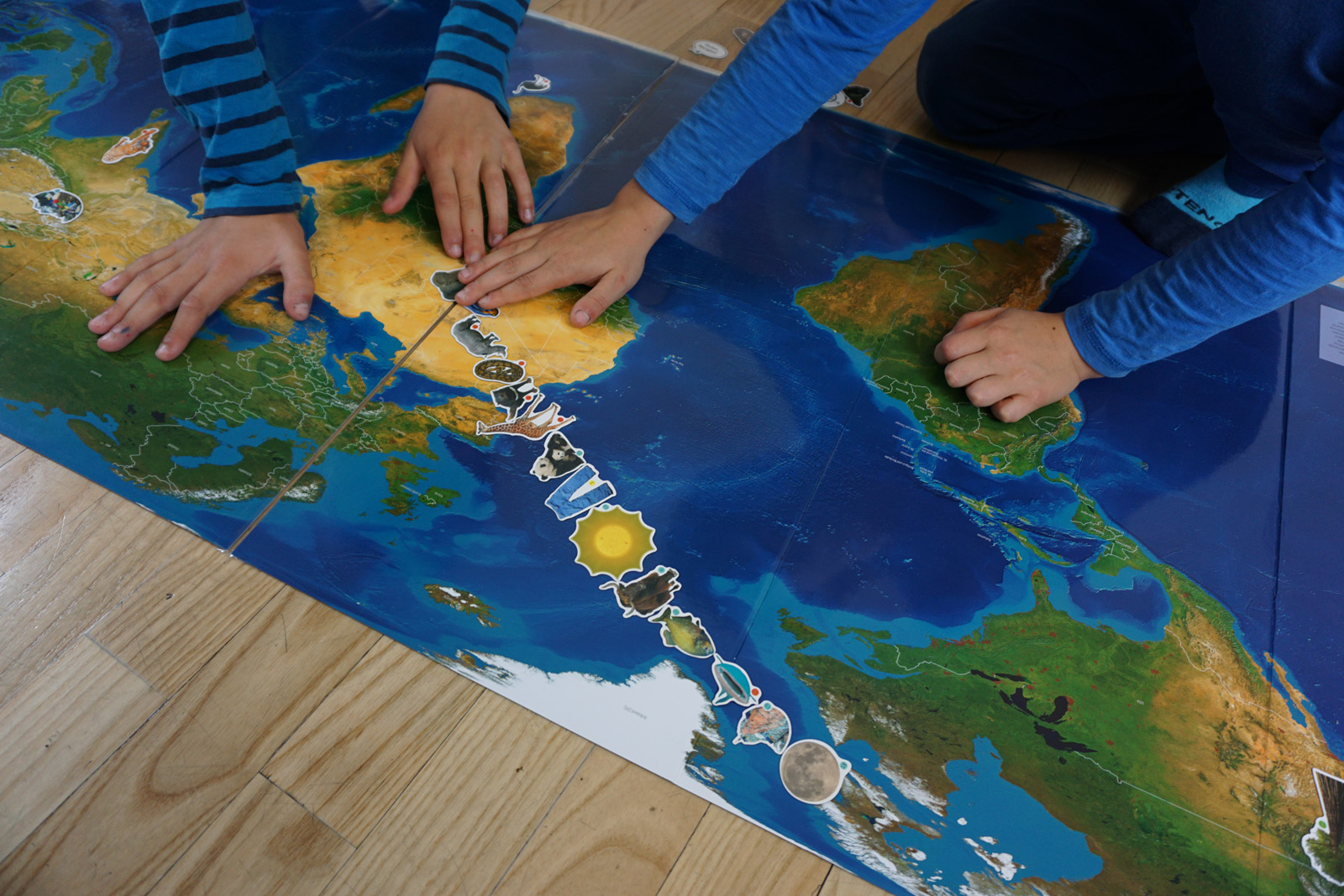 ONE EARTH KIDS - Magnetspiel-Weltkarte – Bild 5